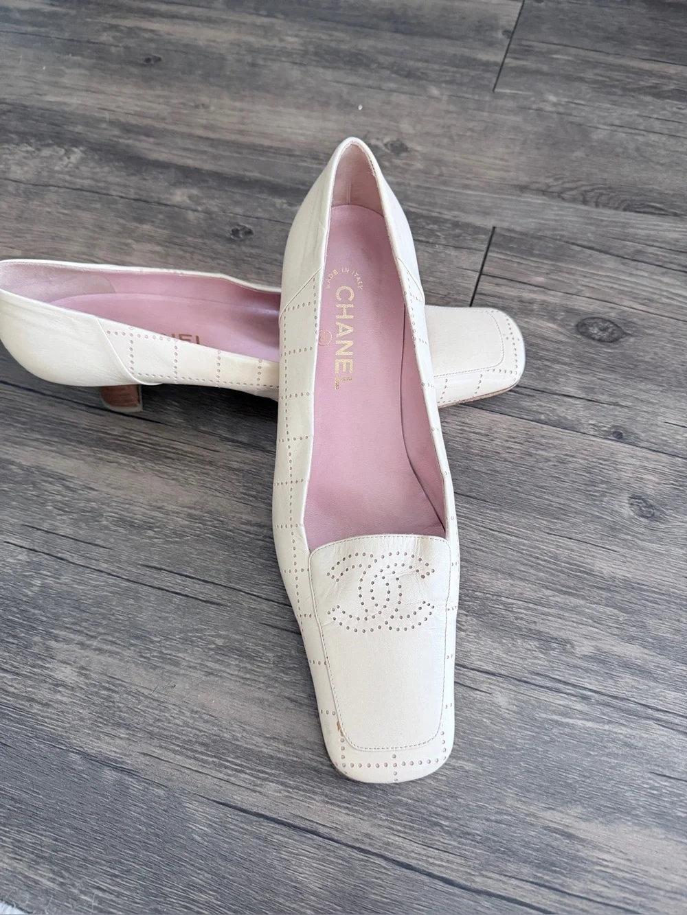 CHANEL Cream Leather Perforated CC Ballet Flats